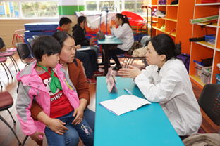 開展醫教結合，服務特殊學生——記徐匯區特殊學生健康咨詢活動